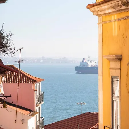 Guestready - Amazing Near National Pantheon! Лиссабон