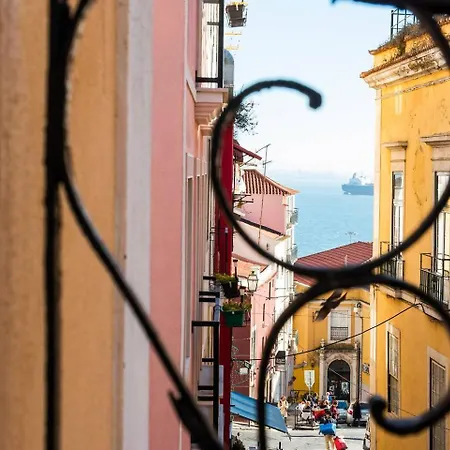 Апартаменты Guestready - Amazing Near National Pantheon! Лиссабон